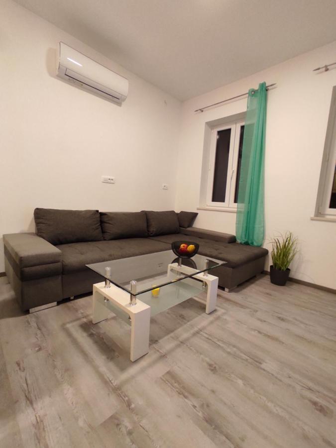 אומיס Apartment Ravnice מראה חיצוני תמונה